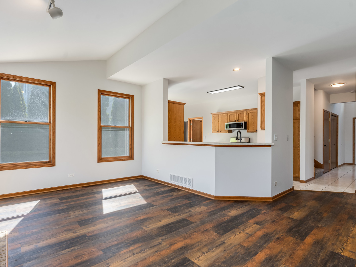 521 Ridgewood Drive, Antioch, IL 60002