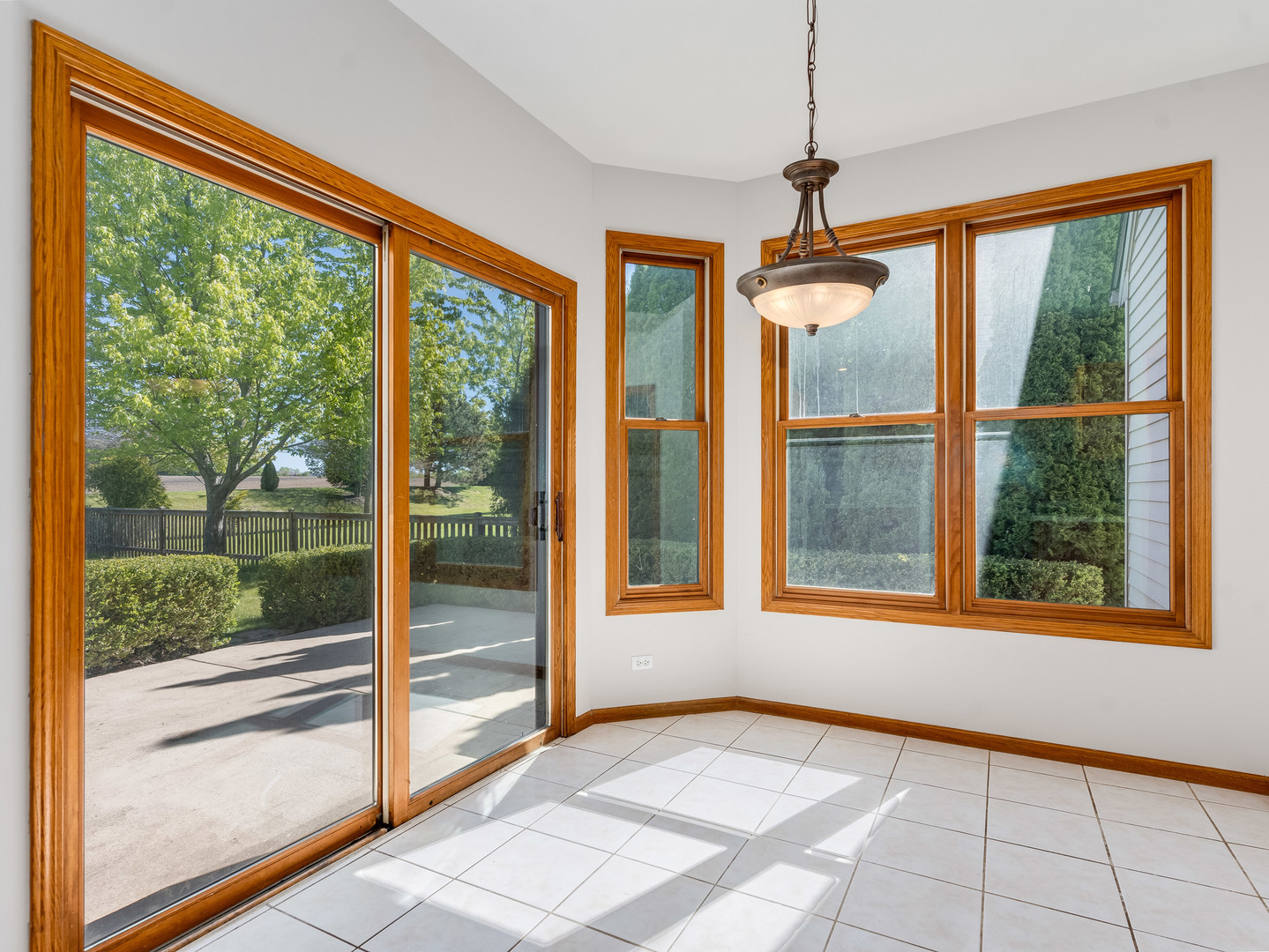 521 Ridgewood Drive, Antioch, IL 60002