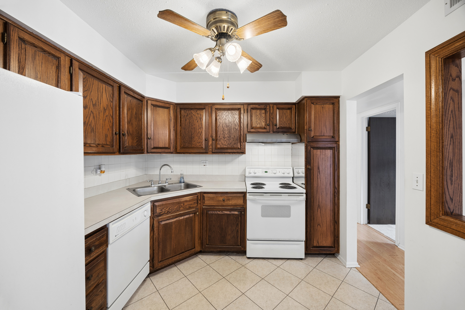 475 N Cass Avenue #205, Westmont, IL 60559