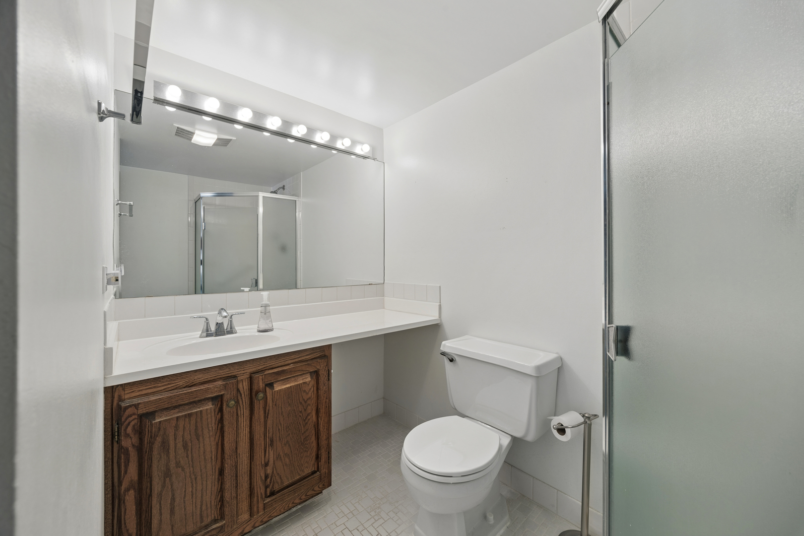 475 N Cass Avenue #205, Westmont, IL 60559