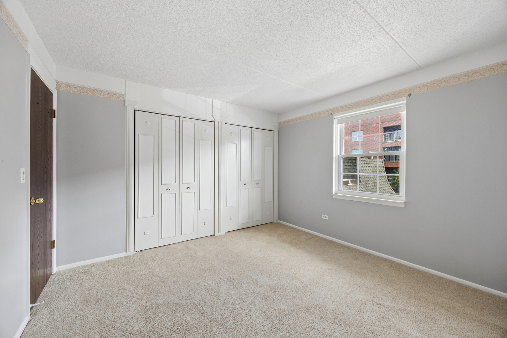 475 N Cass Avenue #205, Westmont, IL 60559