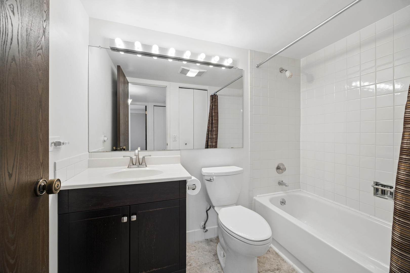 475 N Cass Avenue #205, Westmont, IL 60559
