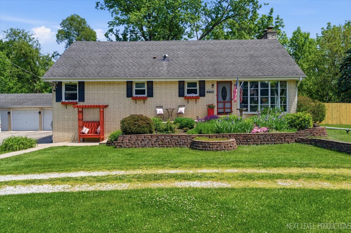 1N255 Prairie Avenue, Glen Ellyn, IL 60137