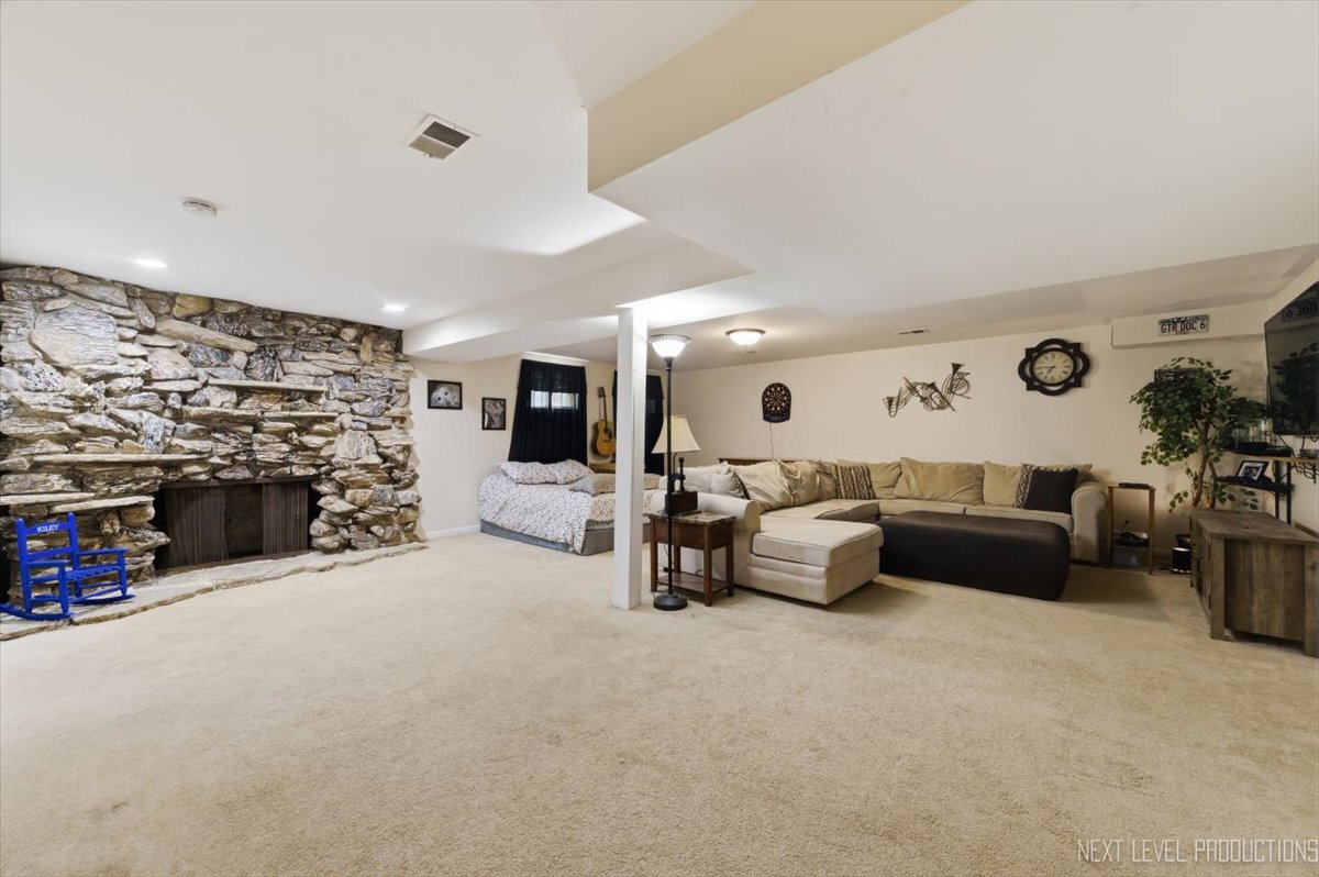 1N255 Prairie Avenue, Glen Ellyn, IL 60137