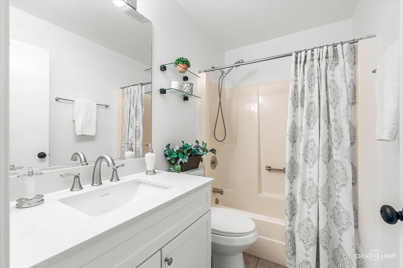 1423 Bangor Lane, Aurora, IL 60504