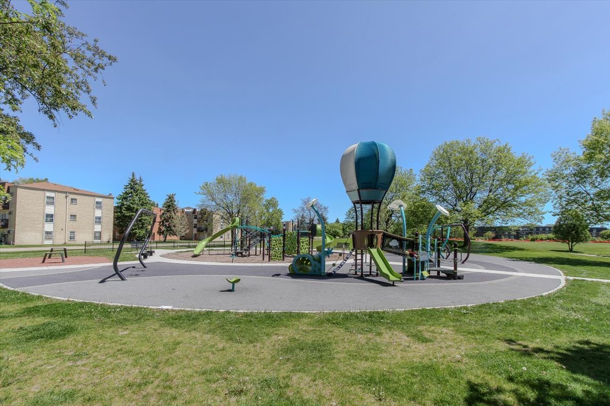 834 E Old Willow Road #209, Prospect Heights, IL 60070