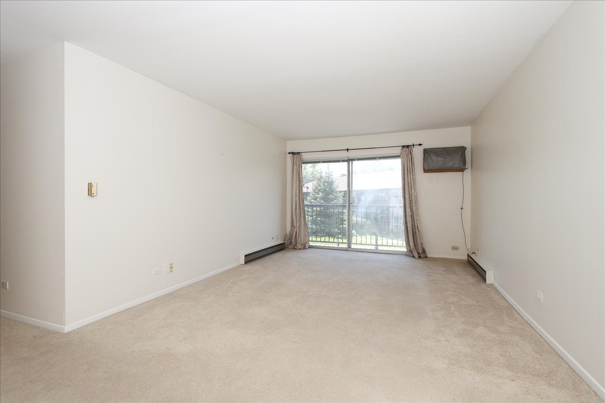 834 E Old Willow Road #209, Prospect Heights, IL 60070