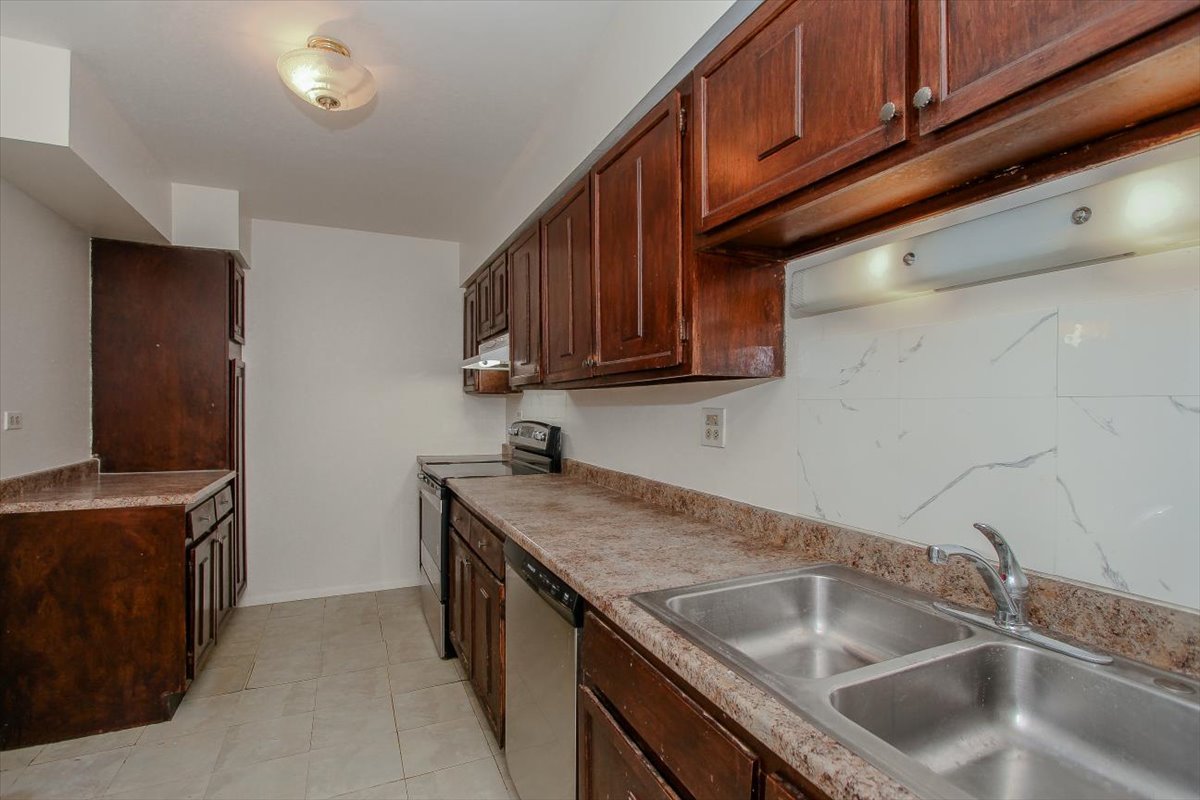 834 E Old Willow Road #209, Prospect Heights, IL 60070