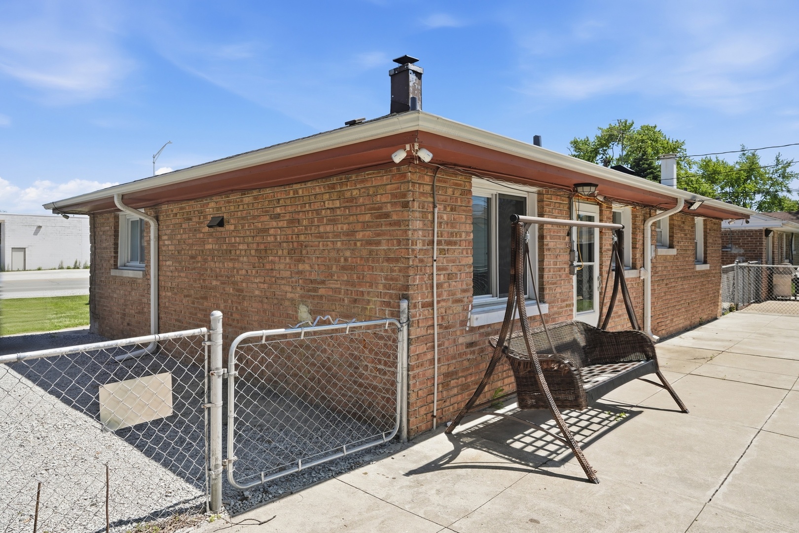 17044 Burnham Avenue, Lansing, IL 60438