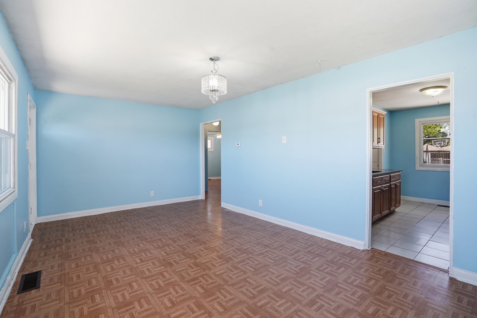 17044 Burnham Avenue, Lansing, IL 60438
