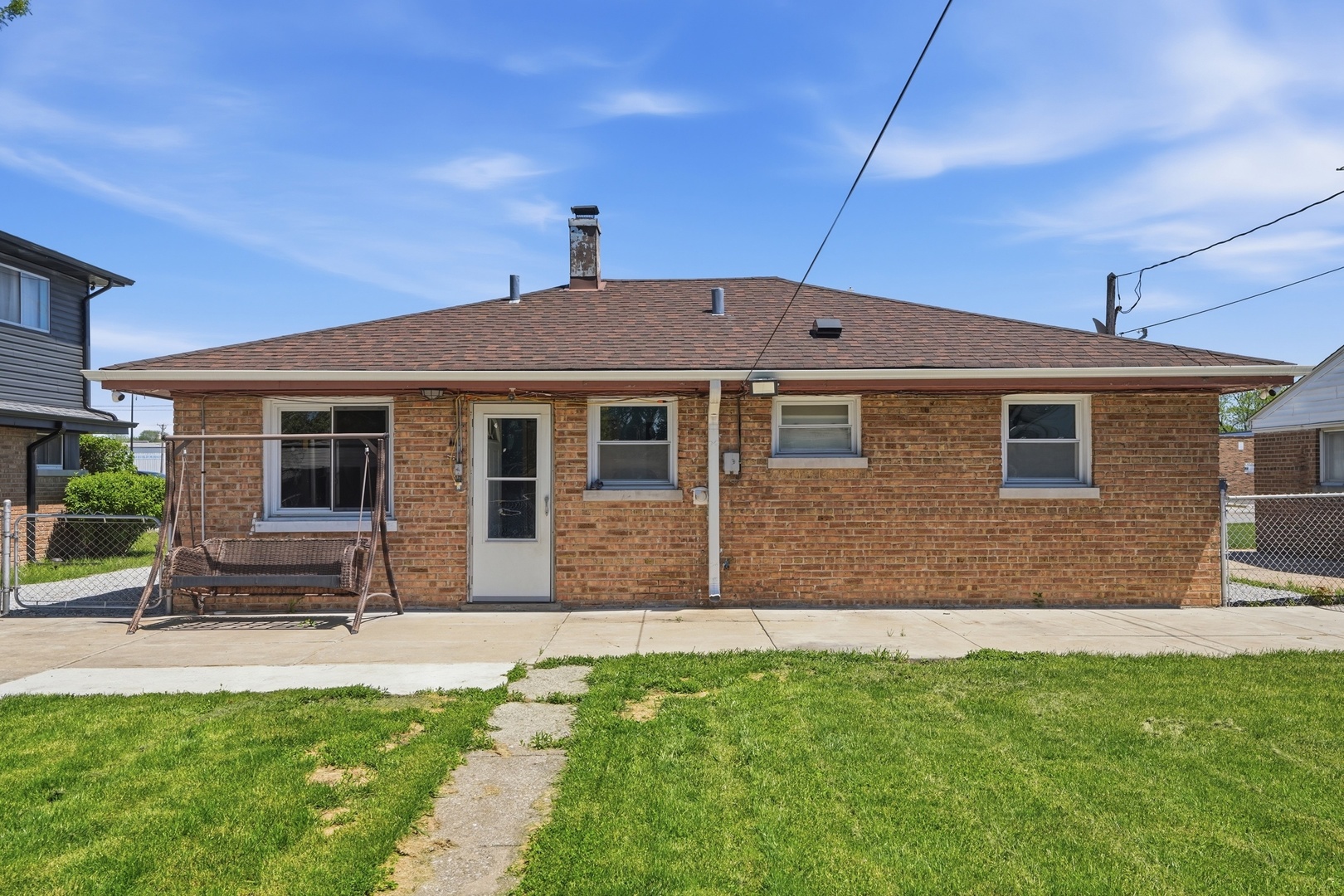17044 Burnham Avenue, Lansing, IL 60438