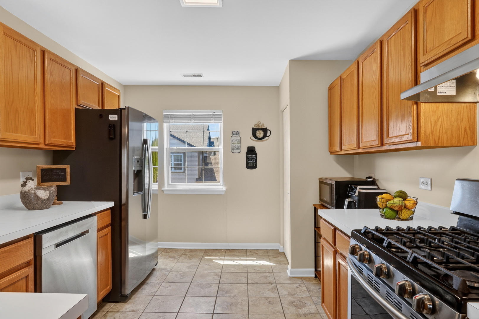 563 Willow Way #563, Lindenhurst, IL 60046