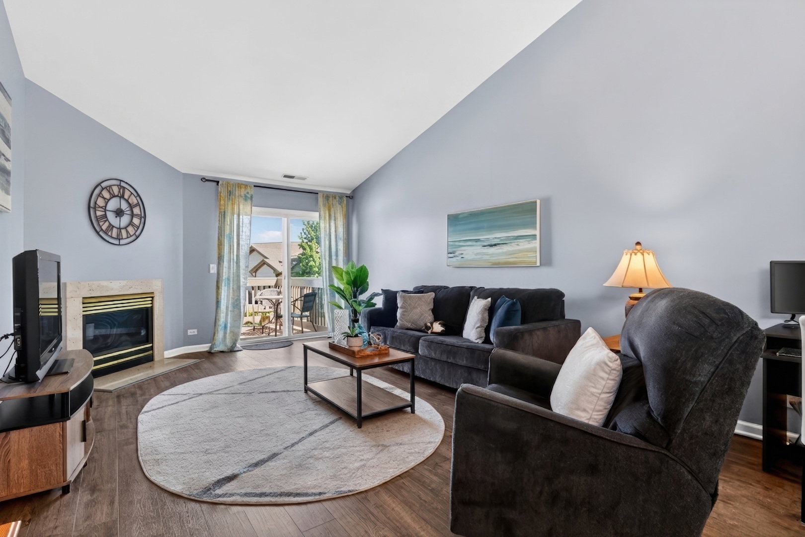 563 Willow Way #563, Lindenhurst, IL 60046