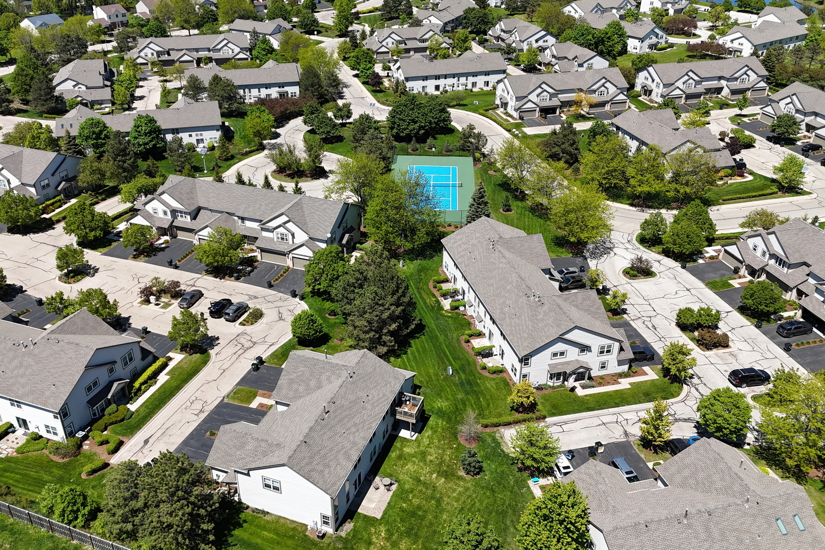563 Willow Way #563, Lindenhurst, IL 60046