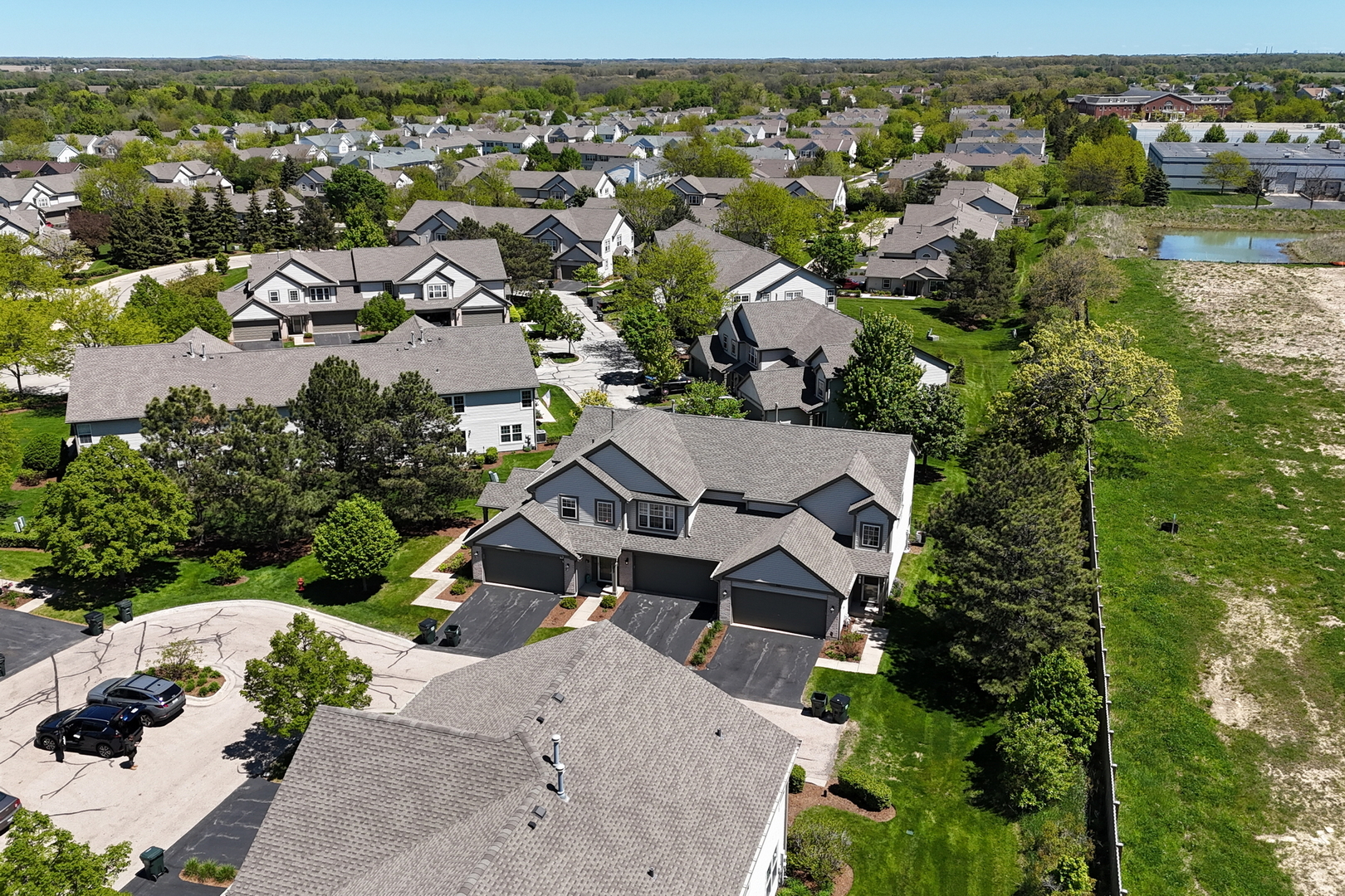563 Willow Way #563, Lindenhurst, IL 60046