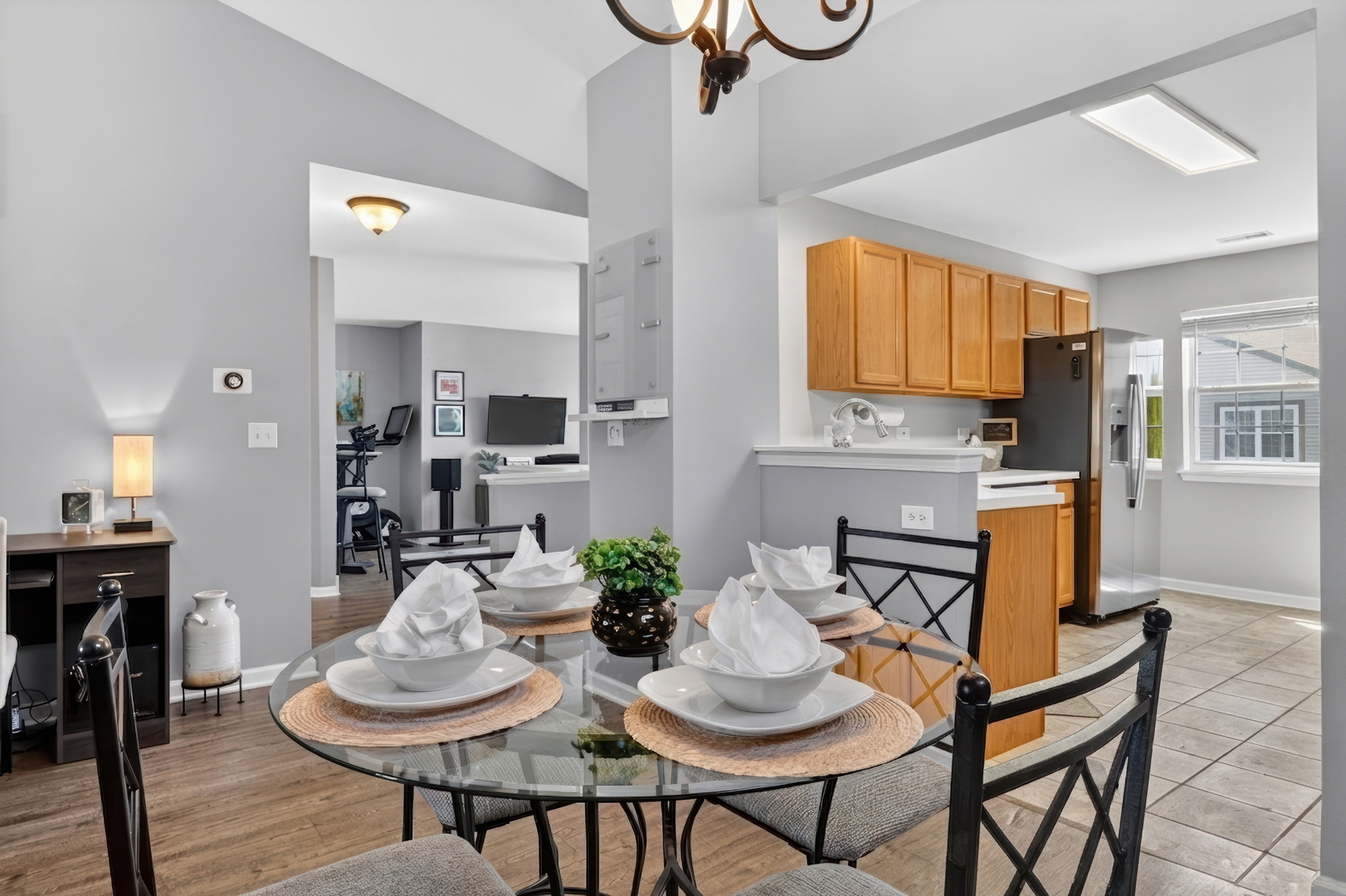 563 Willow Way #563, Lindenhurst, IL 60046