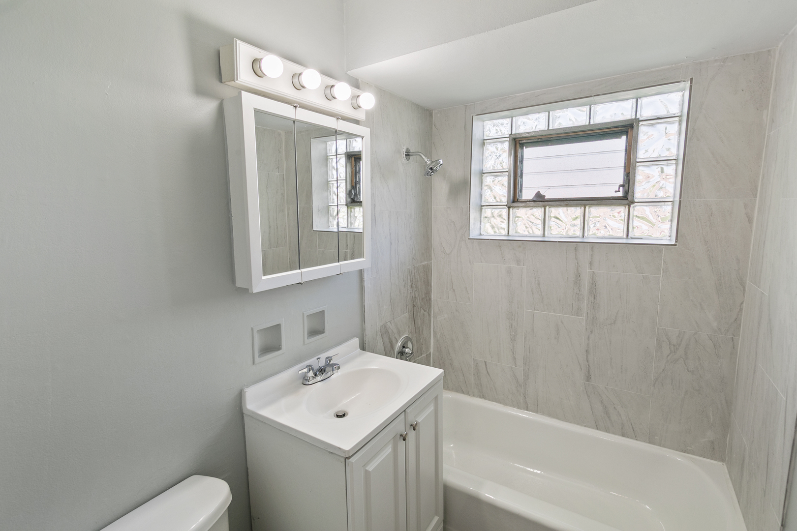 444 Hickory Street #2A, Chicago Heights, IL 60411