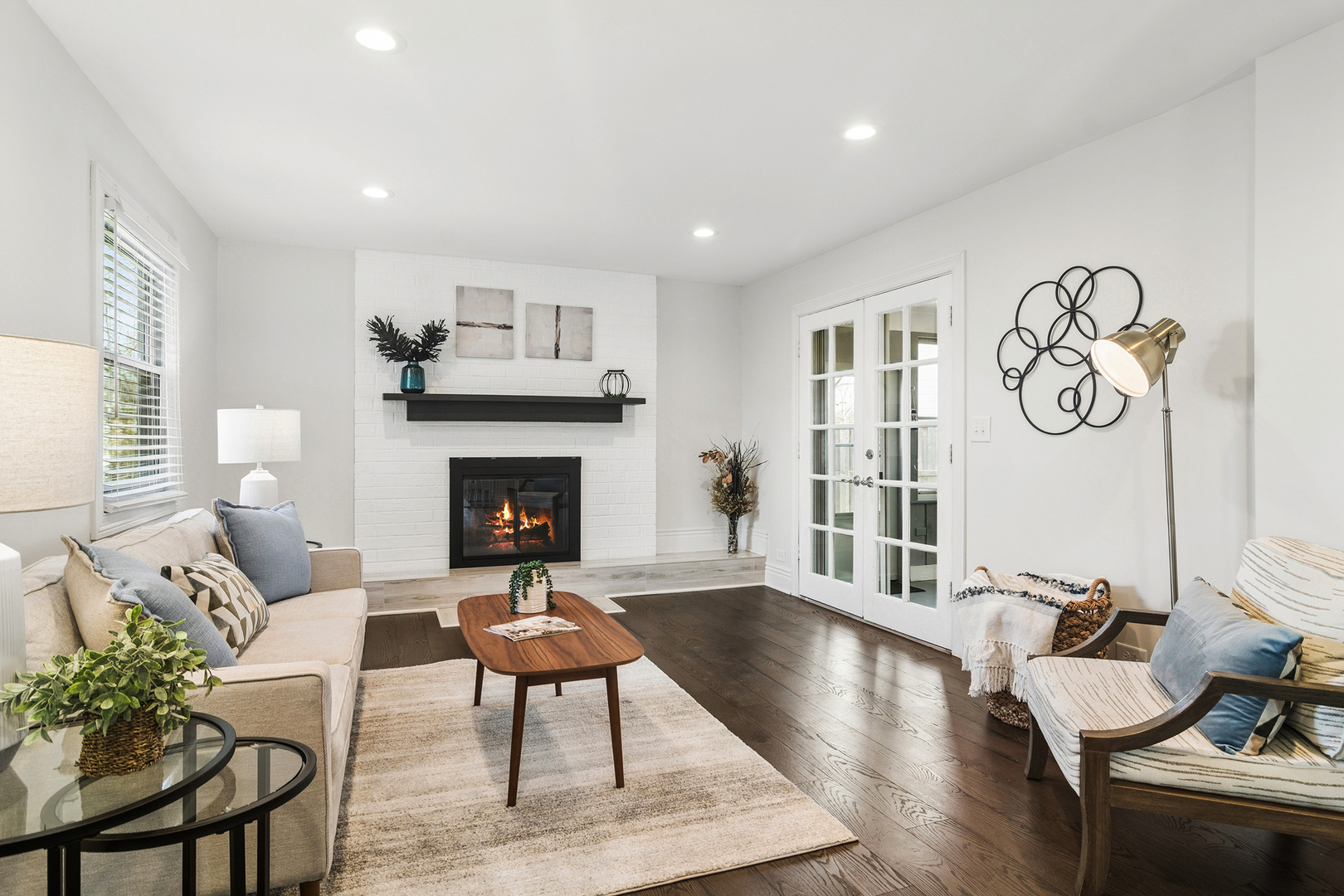 1653 N Douglas Avenue, Arlington Heights, IL 60004
