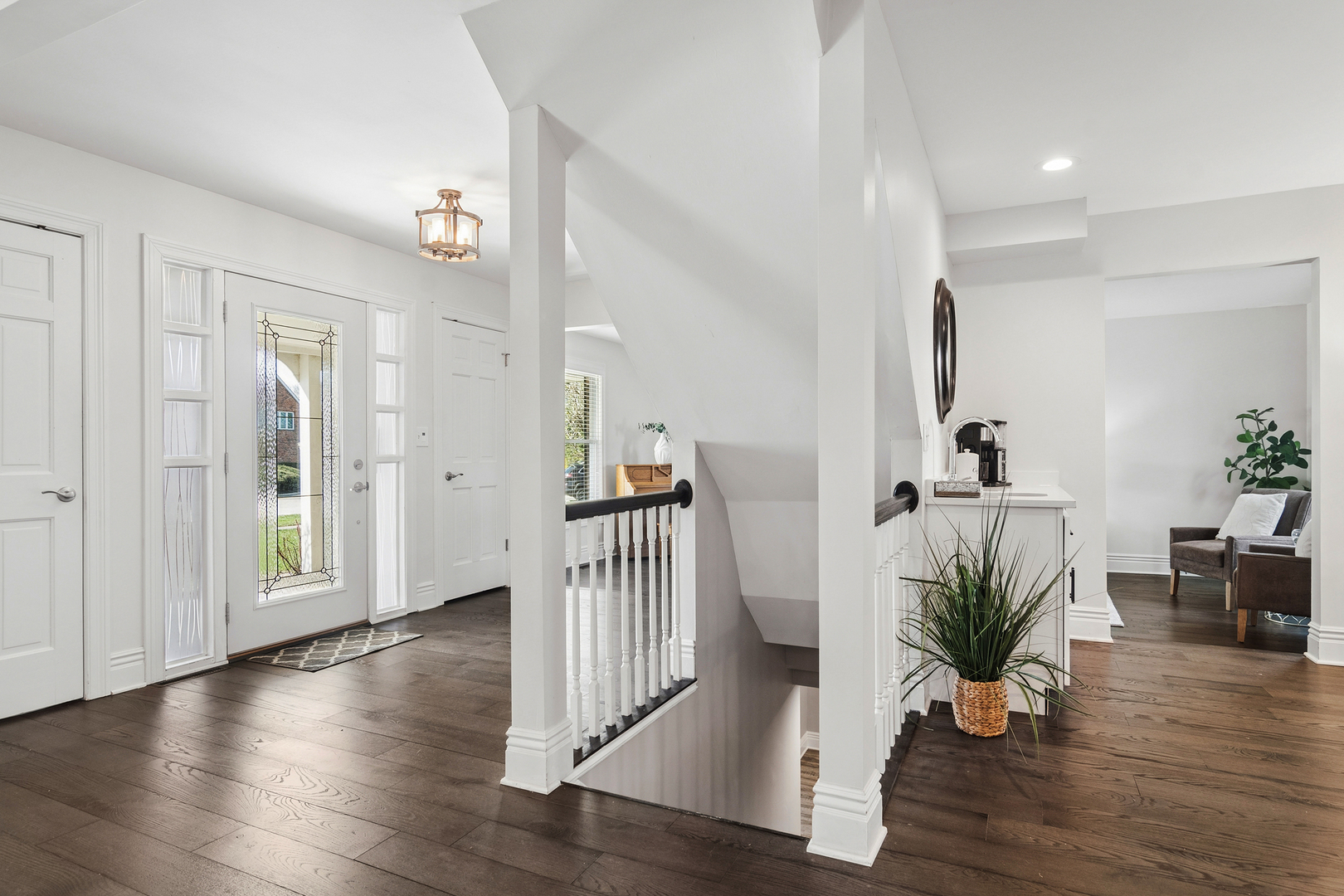 1653 N Douglas Avenue, Arlington Heights, IL 60004