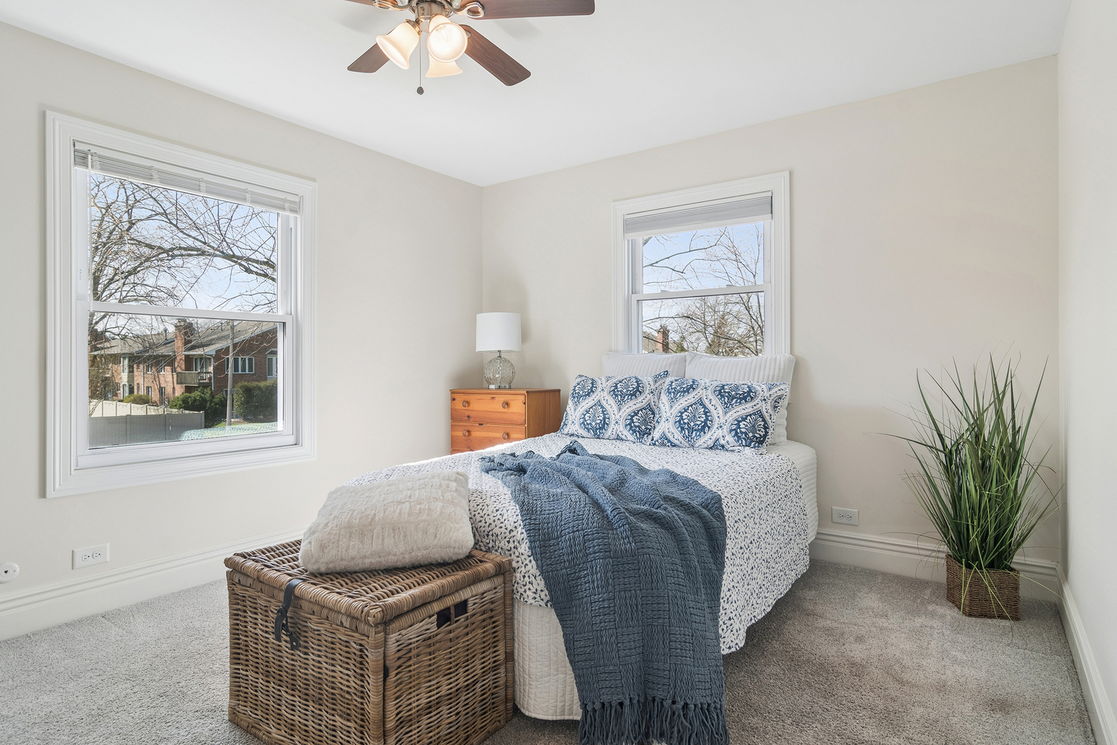1653 N Douglas Avenue, Arlington Heights, IL 60004