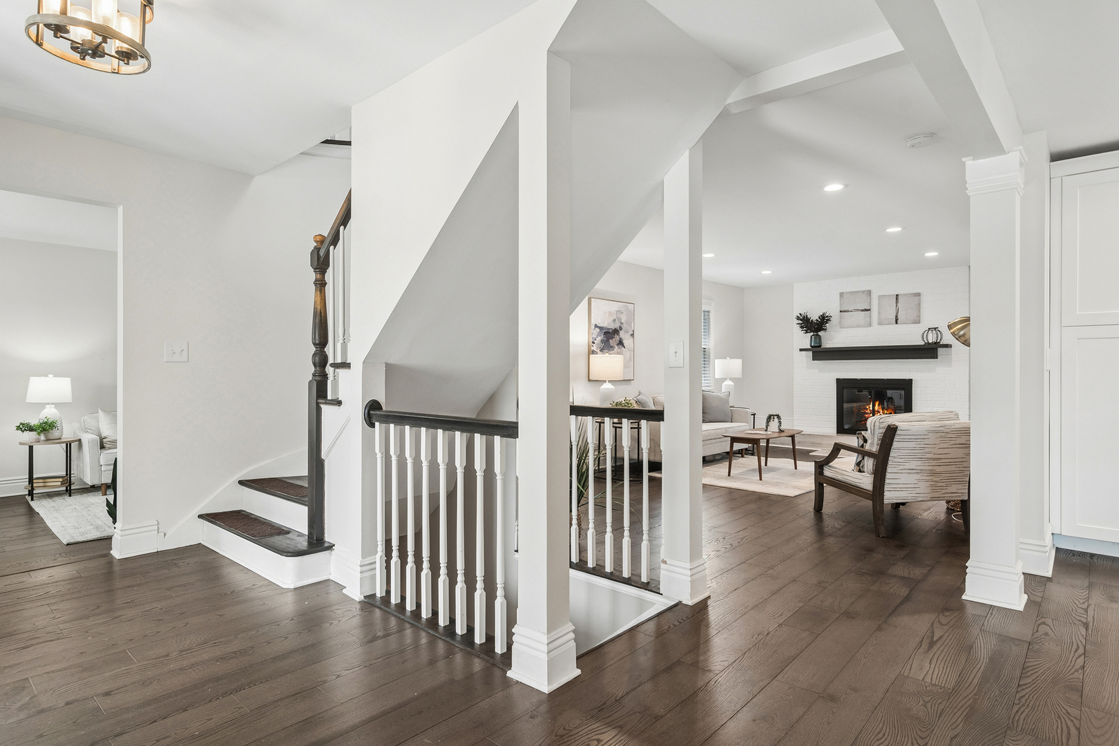 1653 N Douglas Avenue, Arlington Heights, IL 60004
