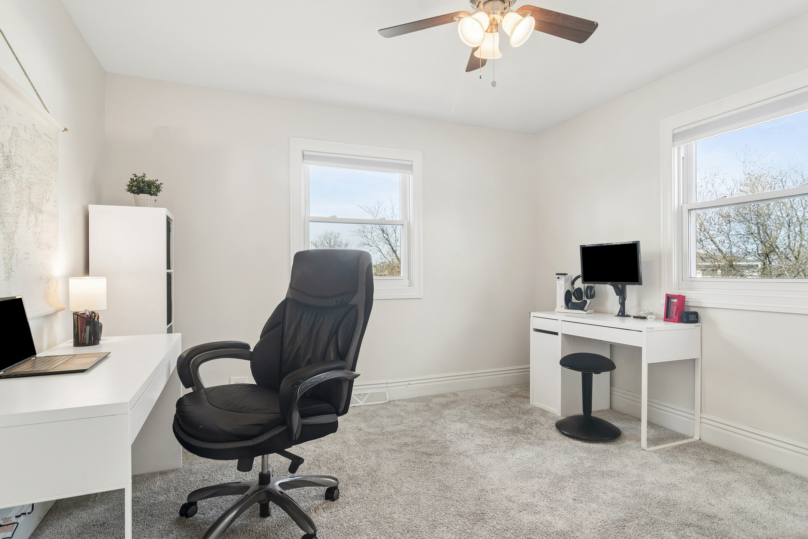 1653 N Douglas Avenue, Arlington Heights, IL 60004