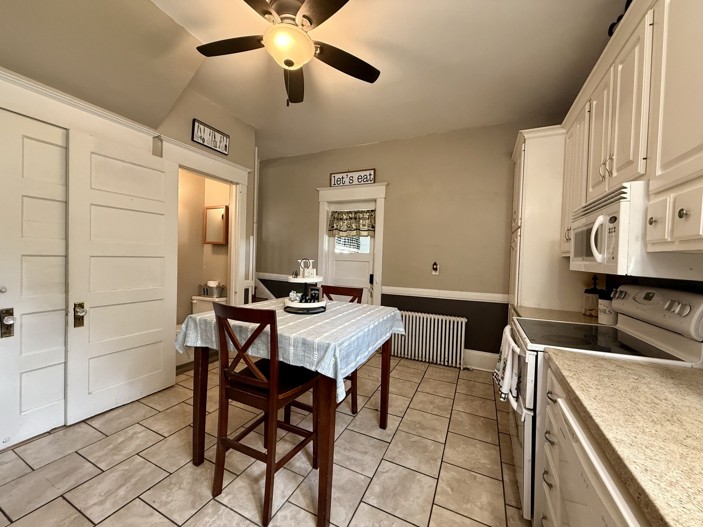 222 W Main Street, Clinton, IL 61727