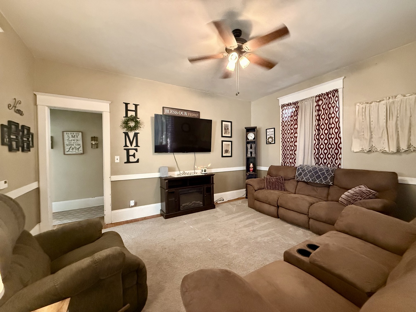222 W Main Street, Clinton, IL 61727