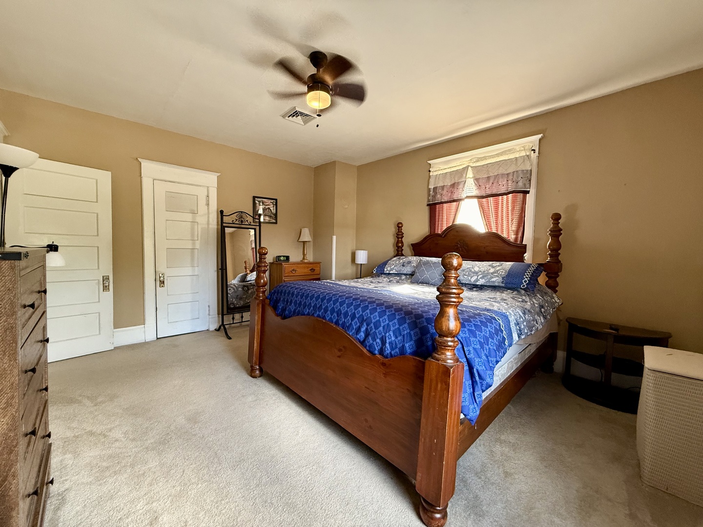 222 W Main Street, Clinton, IL 61727