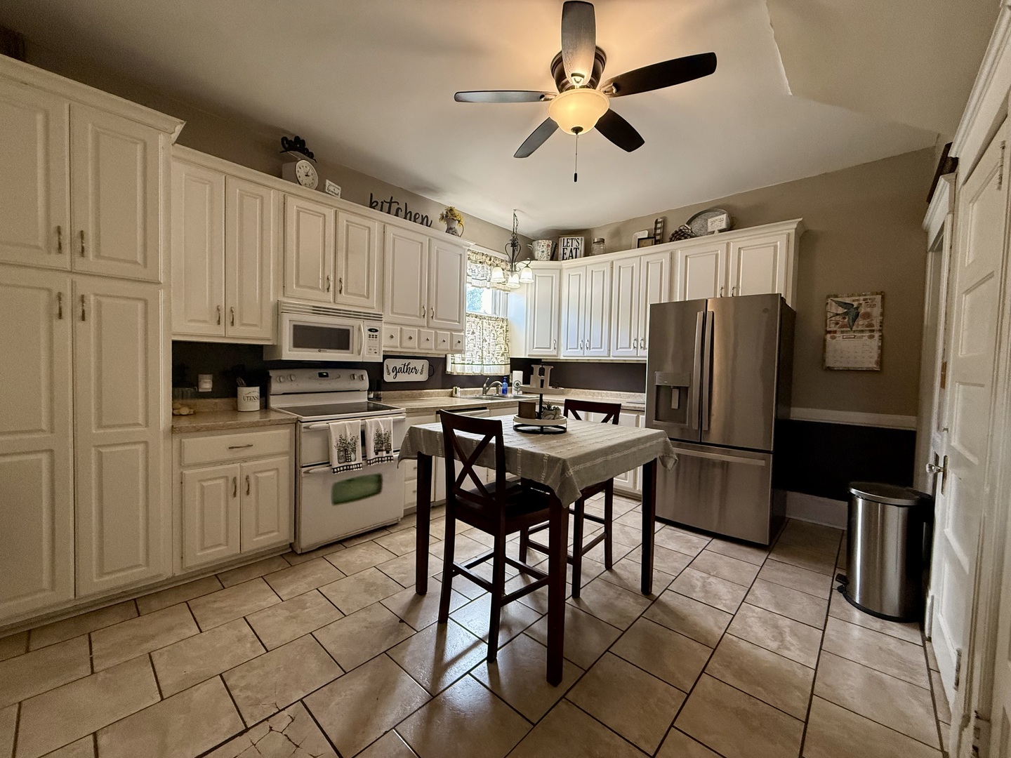 222 W Main Street, Clinton, IL 61727