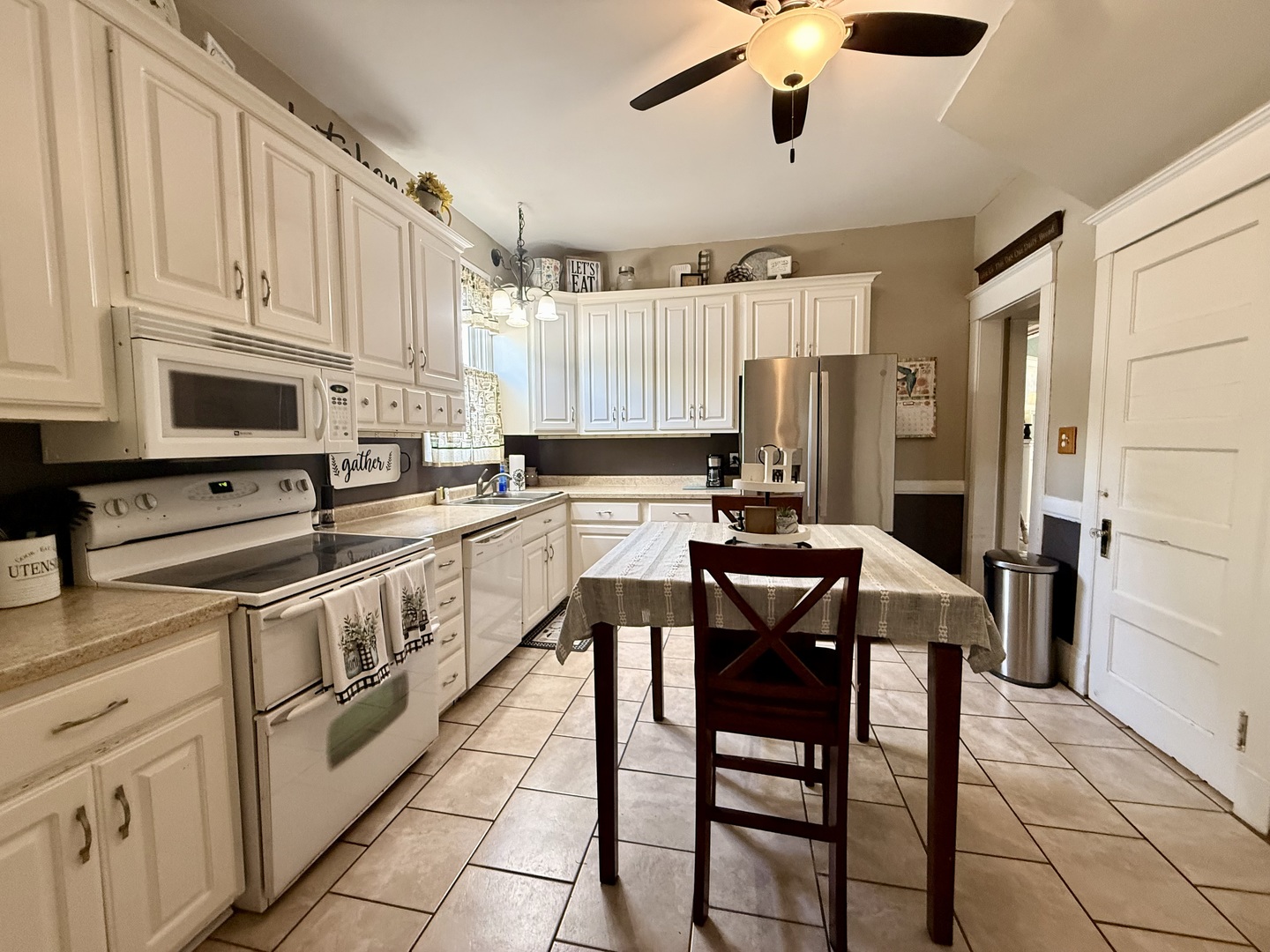 222 W Main Street, Clinton, IL 61727