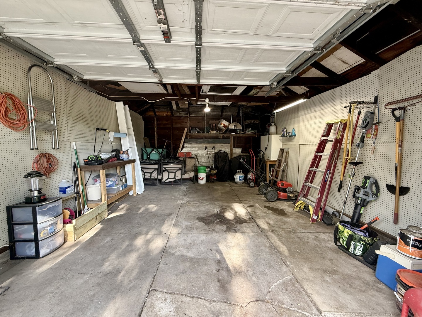 222 W Main Street, Clinton, IL 61727