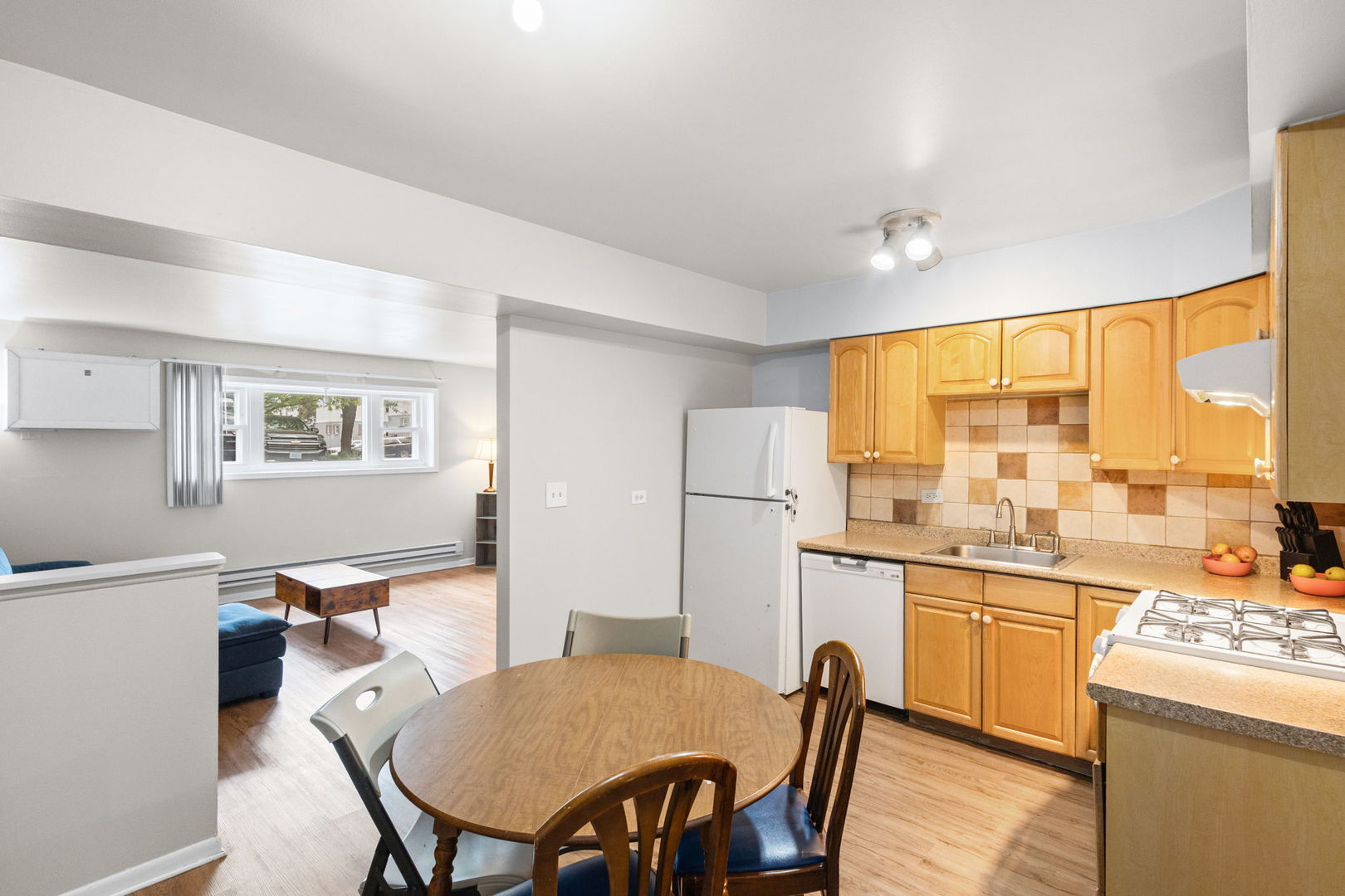 9458 Kelvin Lane #103, Schiller Park, IL 60176