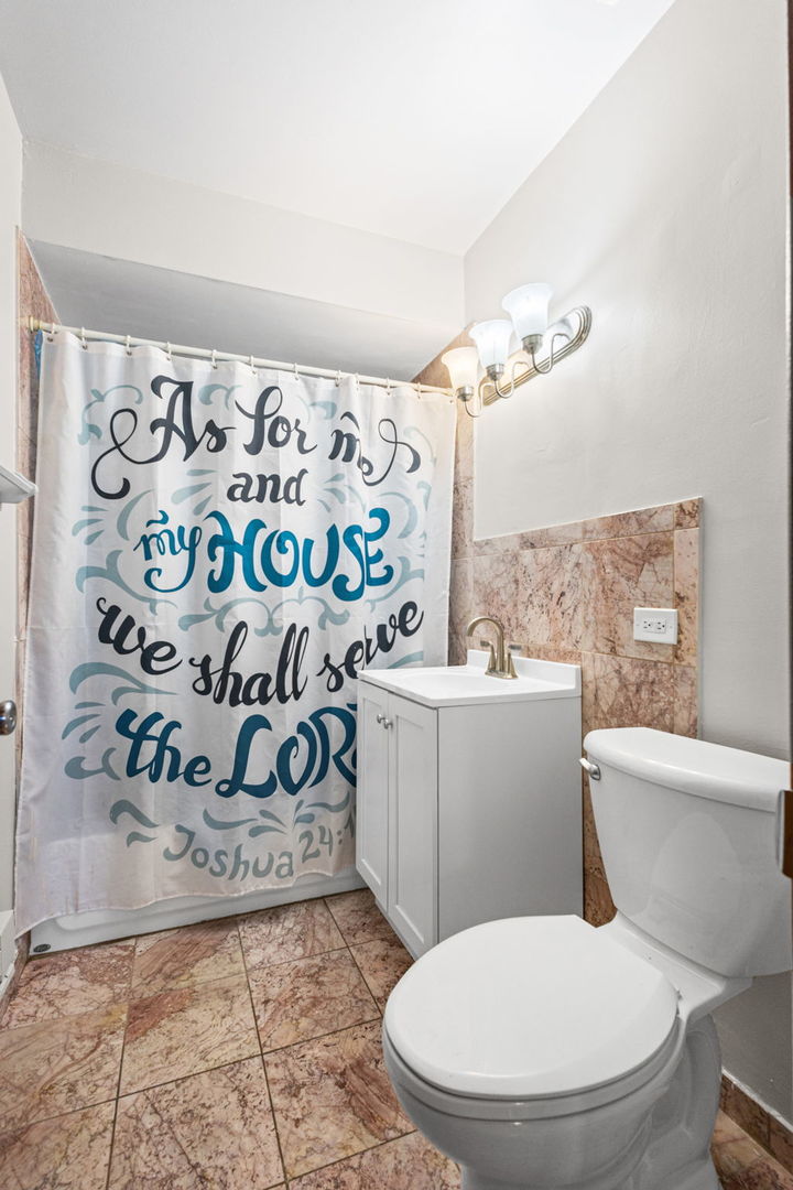9458 Kelvin Lane #103, Schiller Park, IL 60176