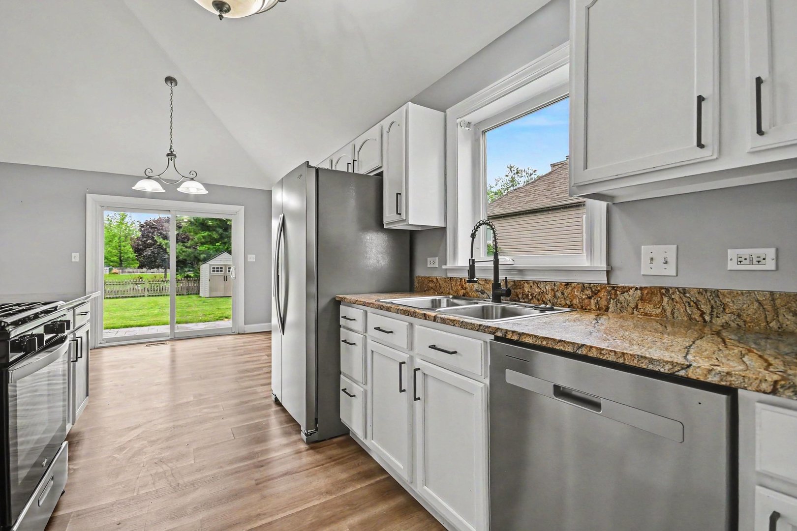 566 Yellowstone Lane, Yorkville, IL 60560