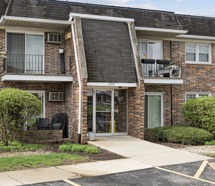 2343 Ogden Avenue #3, Downers Grove, IL 60515