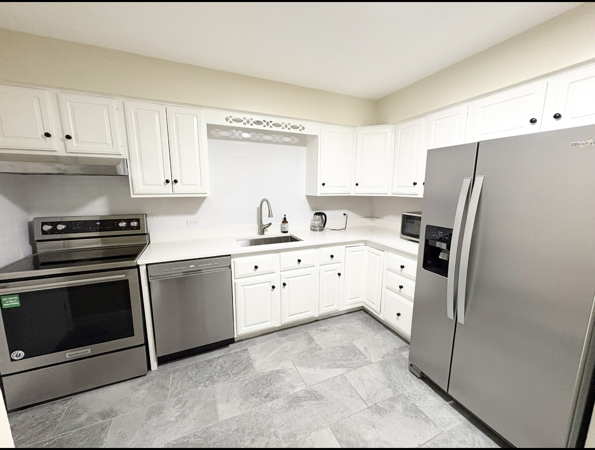 2343 Ogden Avenue #3, Downers Grove, IL 60515
