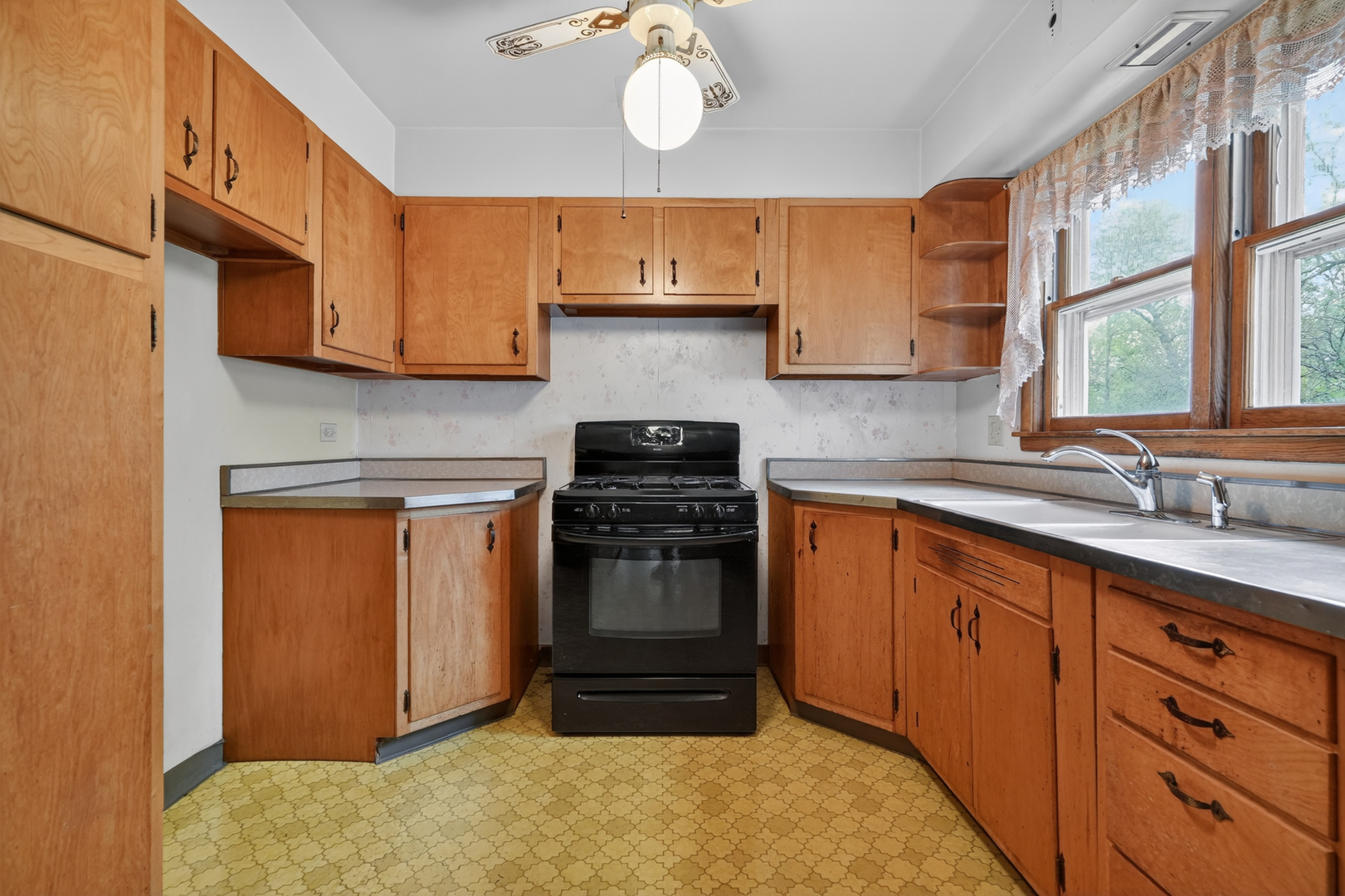5625 Lincoln Avenue, Lisle, IL 60532