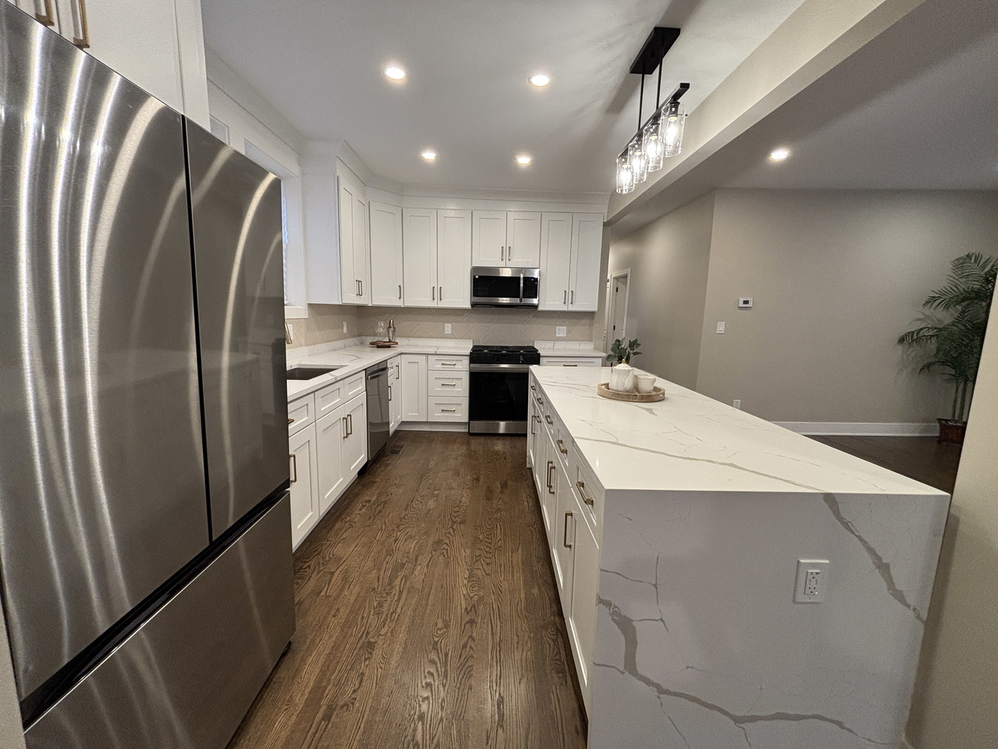 8135 S Bishop Street, Chicago, IL 60620