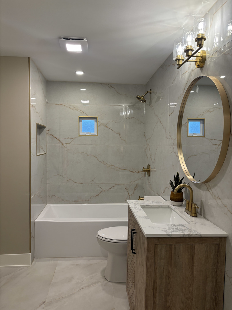 8135 S Bishop Street, Chicago, IL 60620