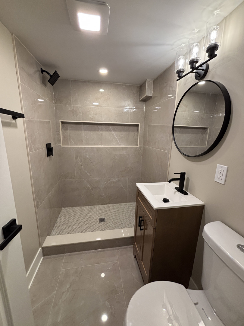 8135 S Bishop Street, Chicago, IL 60620
