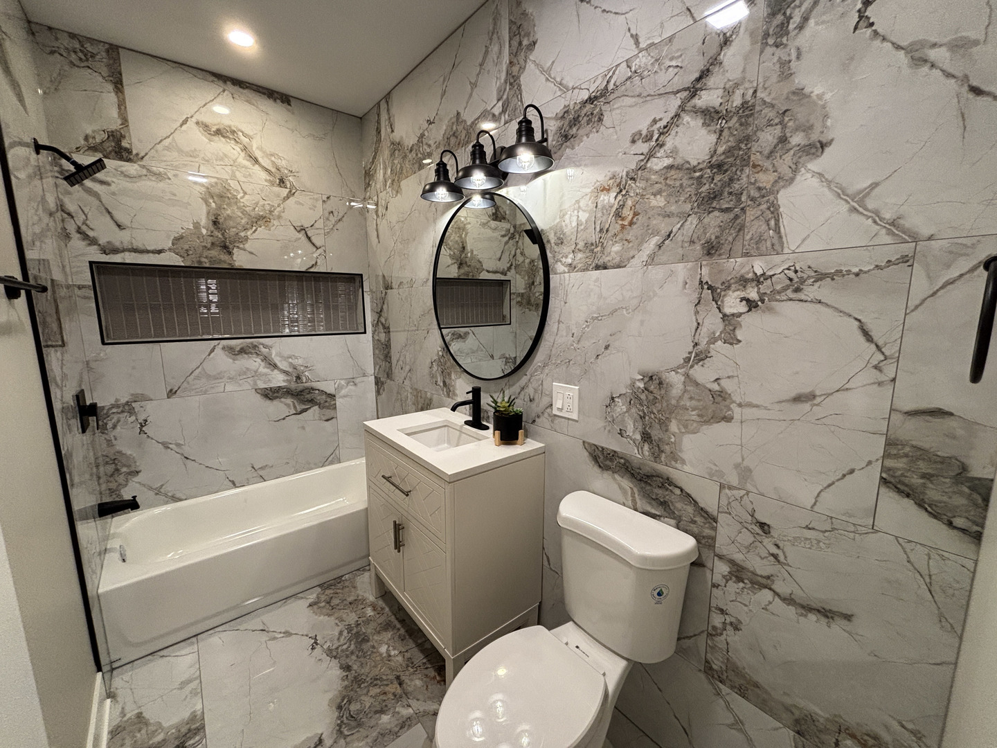 8135 S Bishop Street, Chicago, IL 60620