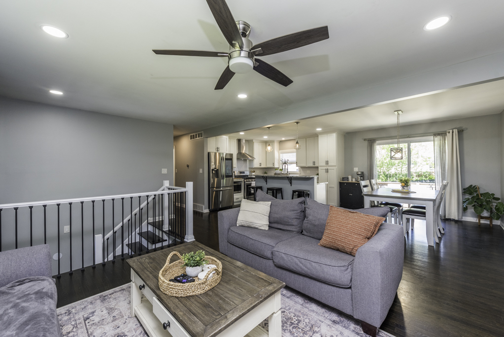 2308 Carriage Lane, Lindenhurst, IL 60046