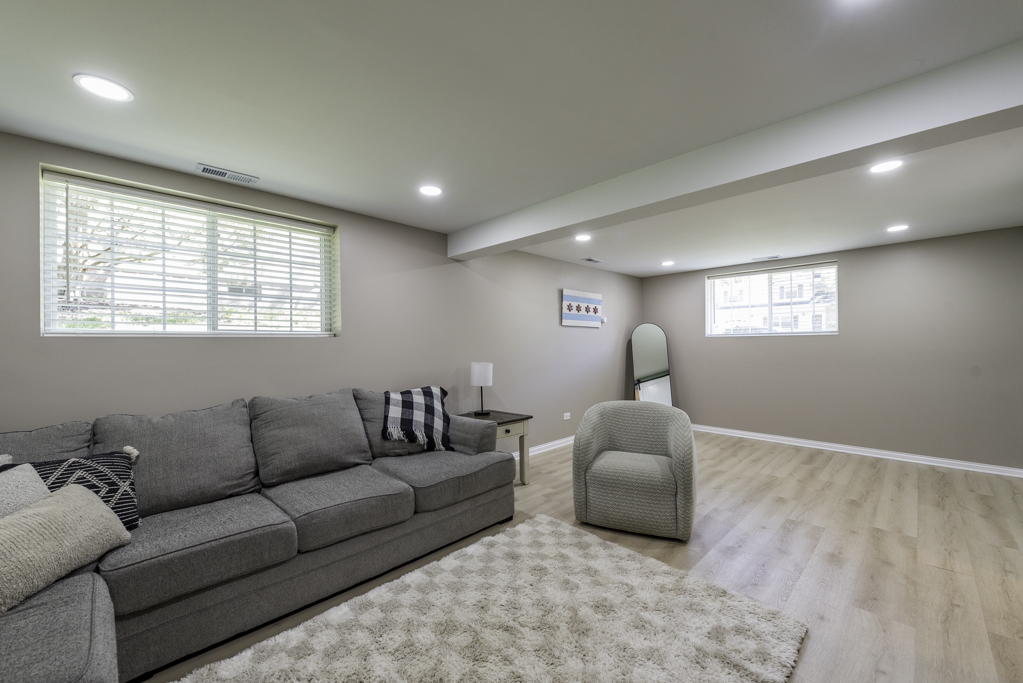 2308 Carriage Lane, Lindenhurst, IL 60046
