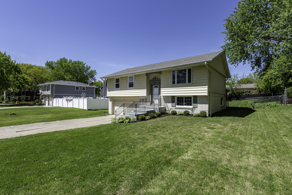 2308 Carriage Lane, Lindenhurst, IL 60046