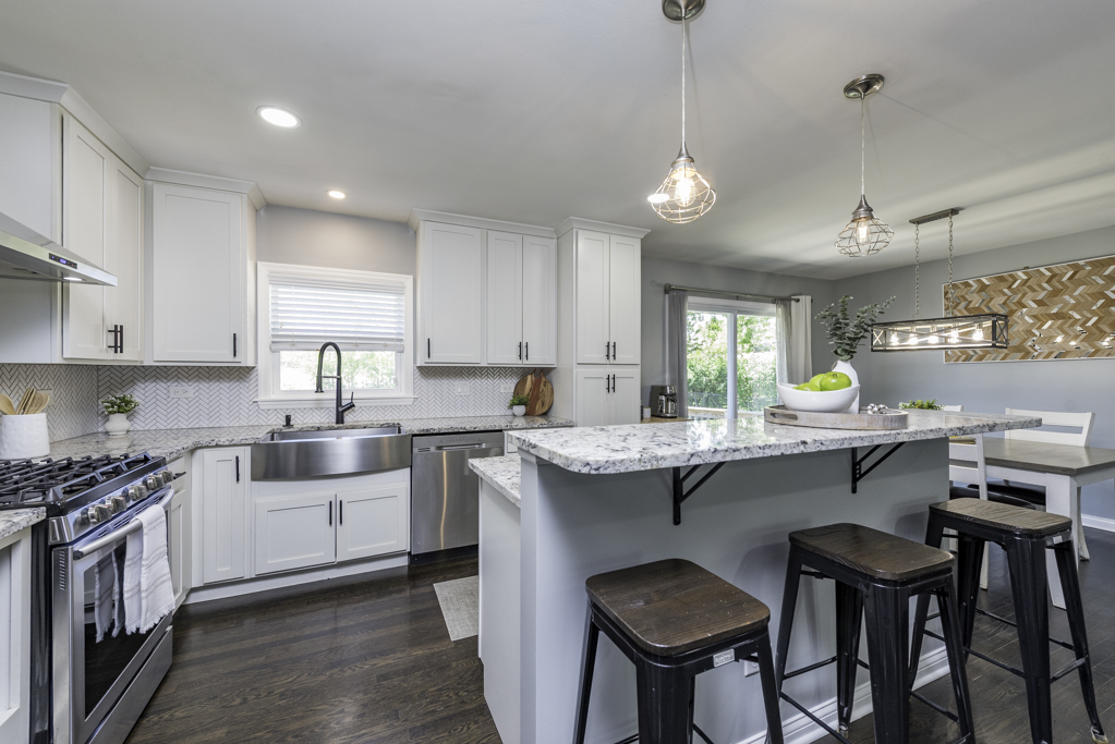 2308 Carriage Lane, Lindenhurst, IL 60046
