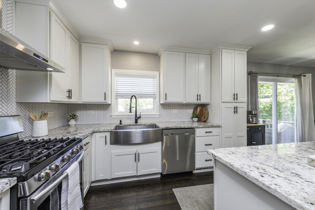 2308 Carriage Lane, Lindenhurst, IL 60046