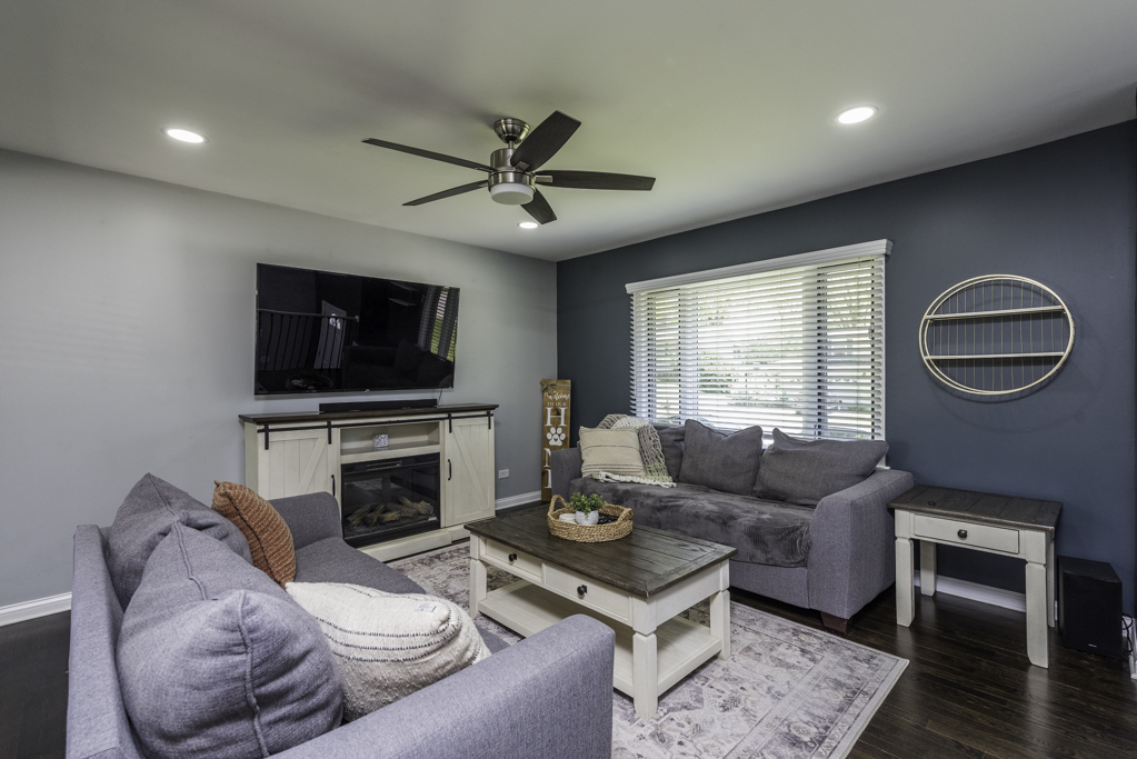 2308 Carriage Lane, Lindenhurst, IL 60046