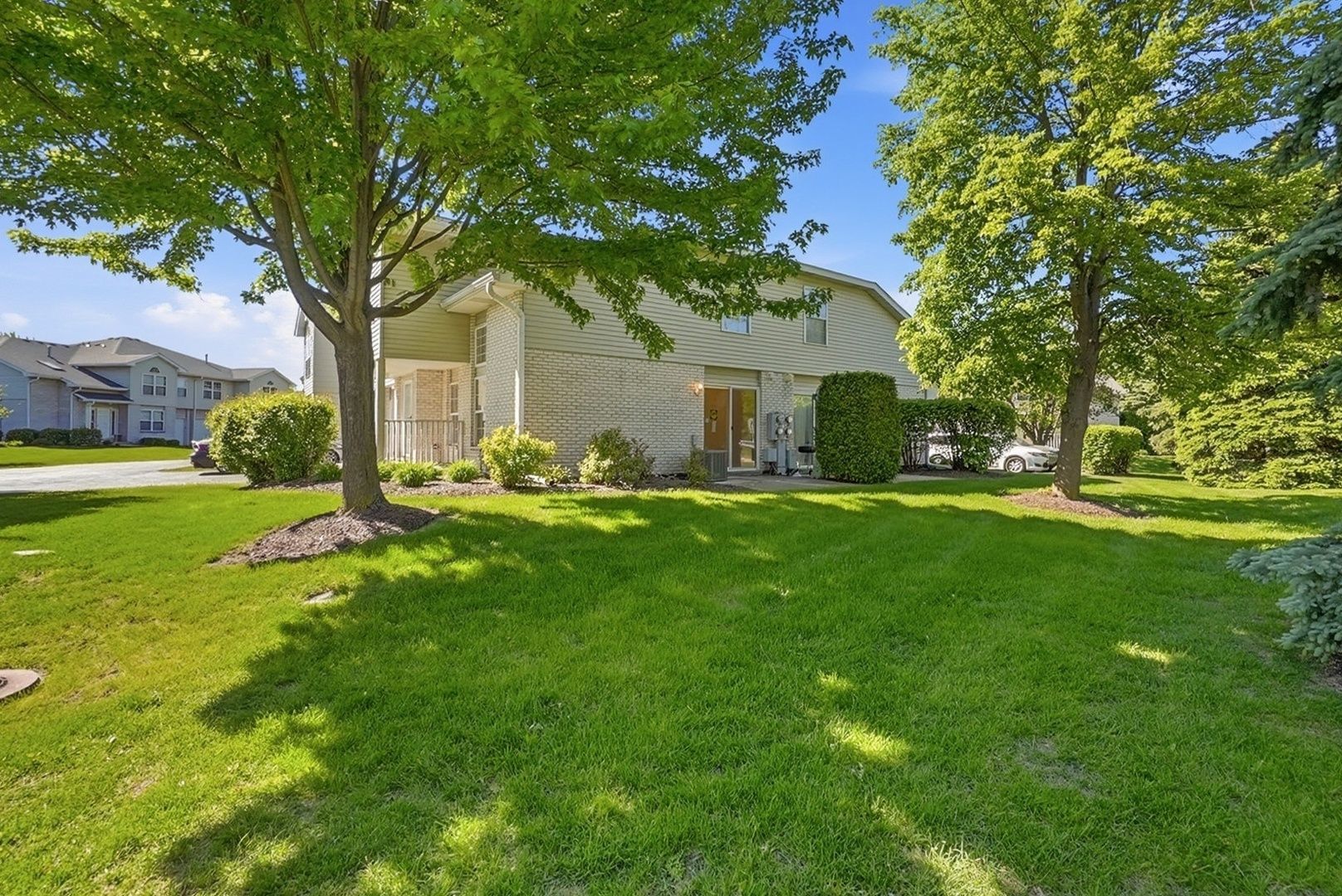 1332 Sugar Court, Naperville, IL 60563
