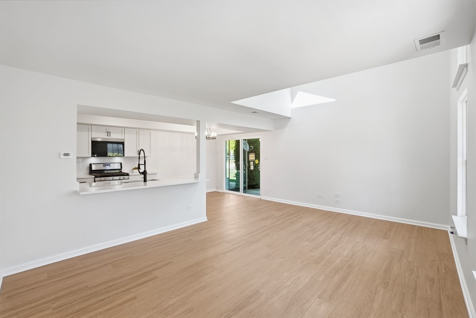 1332 Sugar Court, Naperville, IL 60563